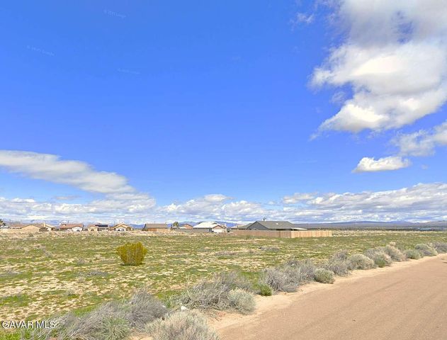 8315 Milner Drive, California City, CA 93505