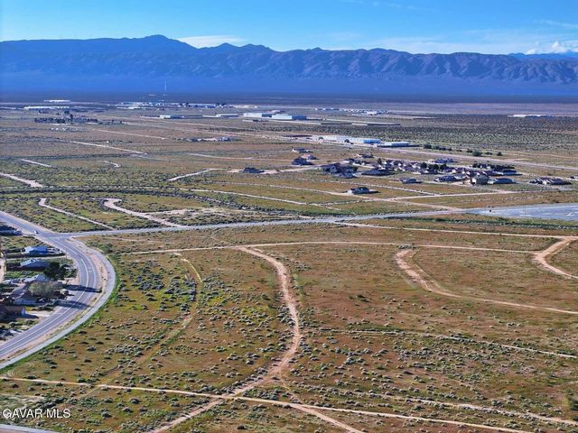 8315 Milner Drive, California City, CA 93505