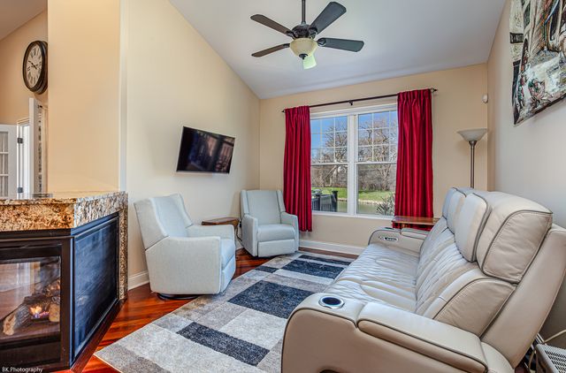 1581 Pinehurst Drive, Joliet, IL 60433