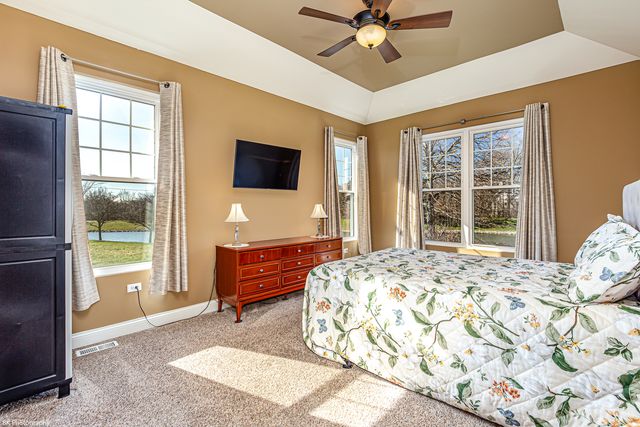 1581 Pinehurst Drive, Joliet, IL 60433