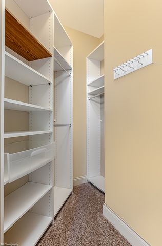 1581 Pinehurst Drive, Joliet, IL 60433