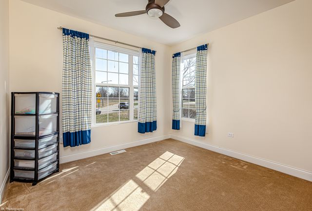 1581 Pinehurst Drive, Joliet, IL 60433