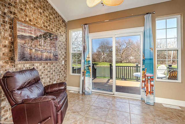 1581 Pinehurst Drive, Joliet, IL 60433