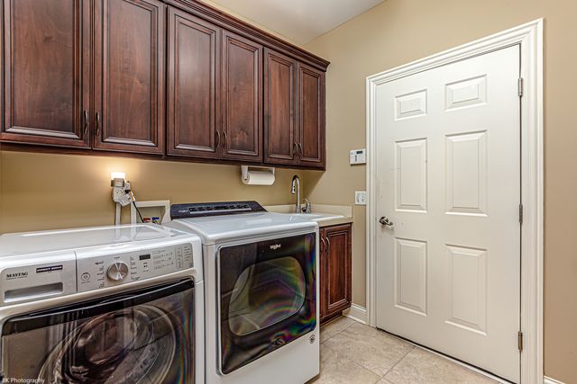 1581 Pinehurst Drive, Joliet, IL 60433