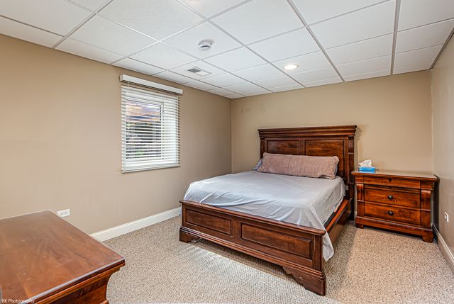 1581 Pinehurst Drive, Joliet, IL 60433