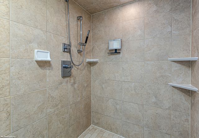 1581 Pinehurst Drive, Joliet, IL 60433