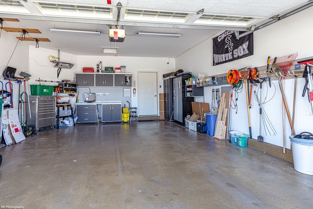 1581 Pinehurst Drive, Joliet, IL 60433