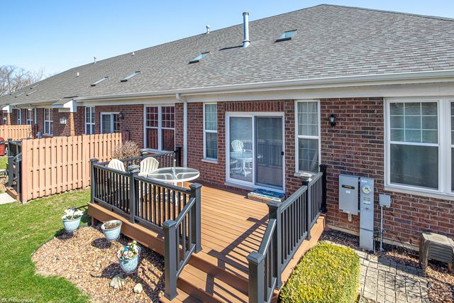 1581 Pinehurst Drive, Joliet, IL 60433