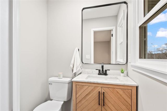 9501 Grand Avenue, Kansas City, MO 64114