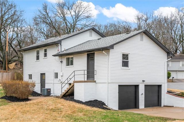 9501 Grand Avenue, Kansas City, MO 64114