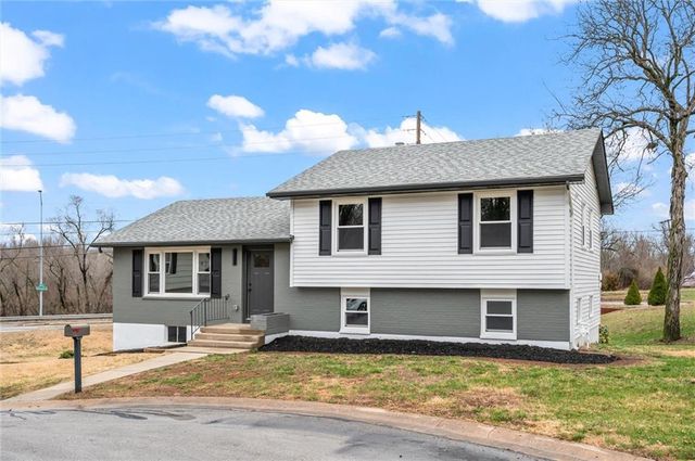 9501 Grand Avenue, Kansas City, MO 64114