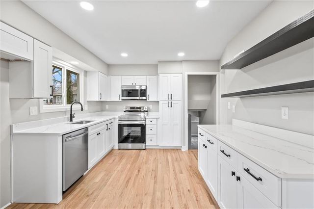 9501 Grand Avenue, Kansas City, MO 64114