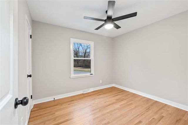 9501 Grand Avenue, Kansas City, MO 64114