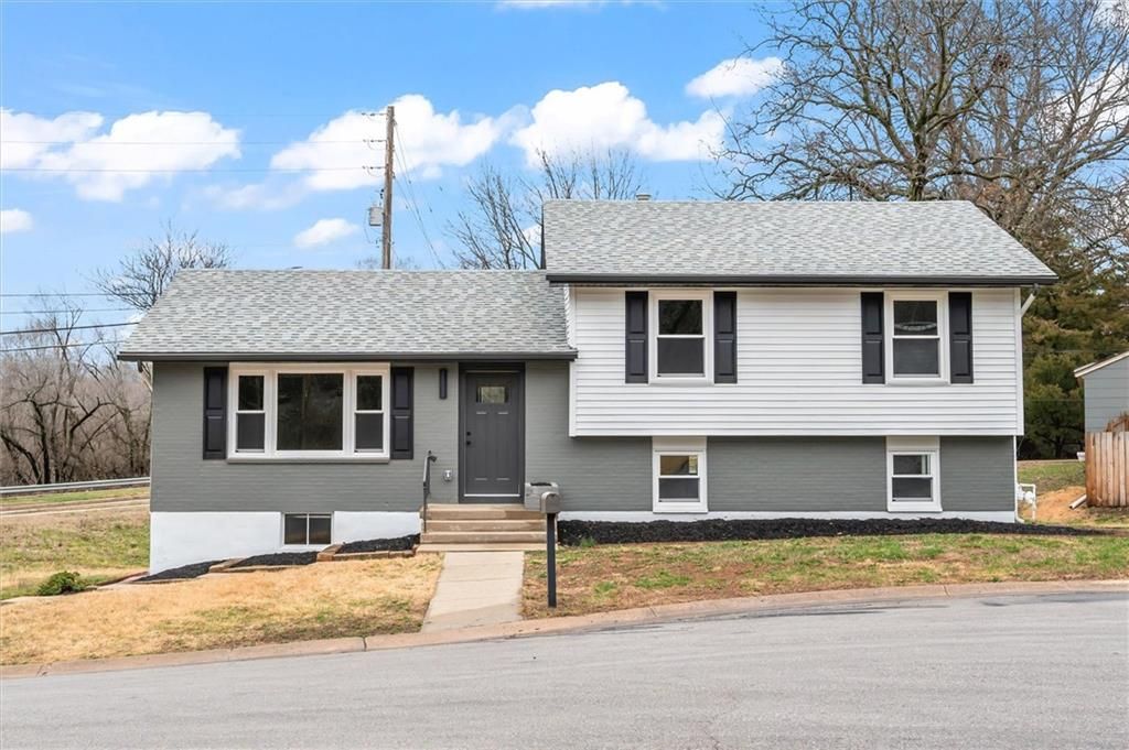 9501 Grand Avenue, Kansas City, MO 64114