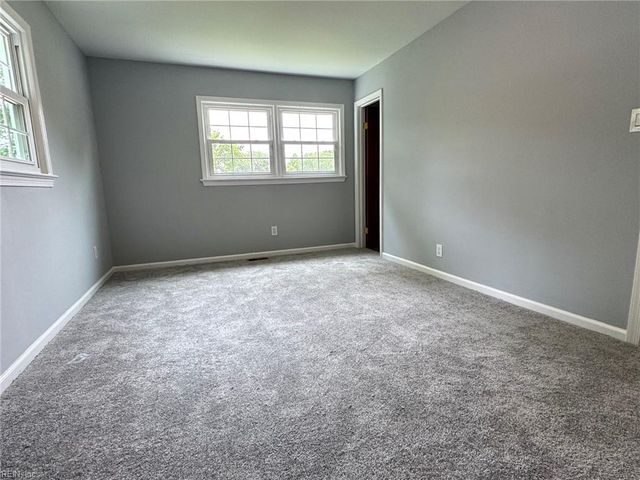2 Yulee CT, Hampton, VA 23669
