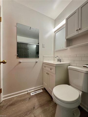 2 Yulee CT, Hampton, VA 23669