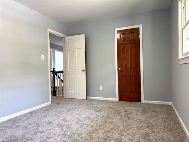 2 Yulee CT, Hampton, VA 23669