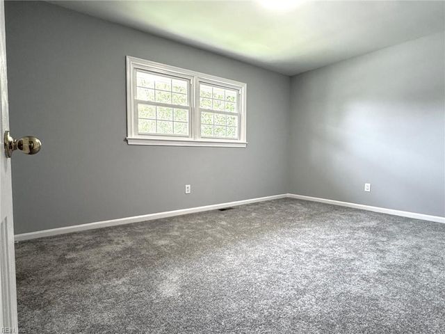 2 Yulee CT, Hampton, VA 23669