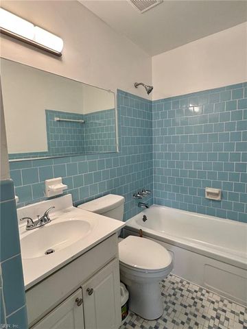2 Yulee CT, Hampton, VA 23669
