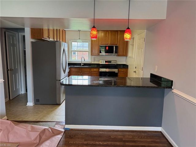 2 Yulee CT, Hampton, VA 23669