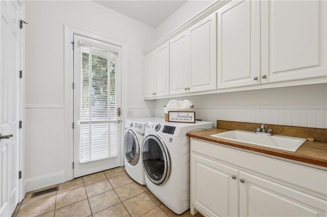 3734 Wavespray Court, Gainesville, GA 30506