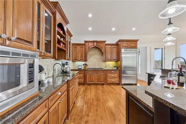3734 Wavespray Court, Gainesville, GA 30506