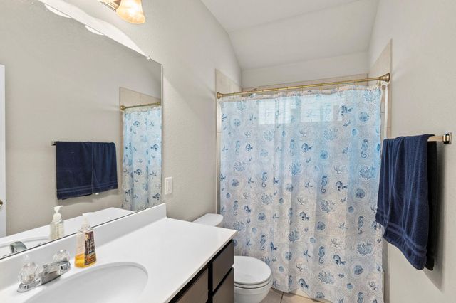 499 Eagle Brook LN, Buda, TX 78610