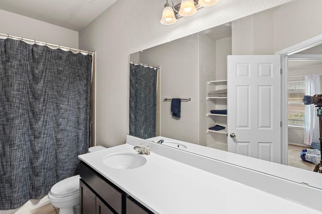 499 Eagle Brook LN, Buda, TX 78610