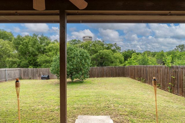 499 Eagle Brook LN, Buda, TX 78610