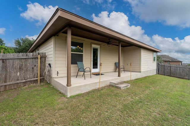 499 Eagle Brook LN, Buda, TX 78610