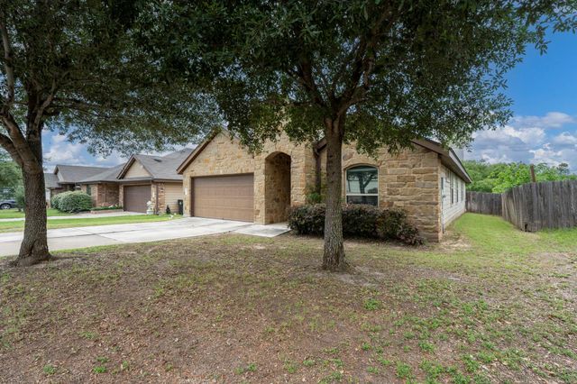 499 Eagle Brook LN, Buda, TX 78610