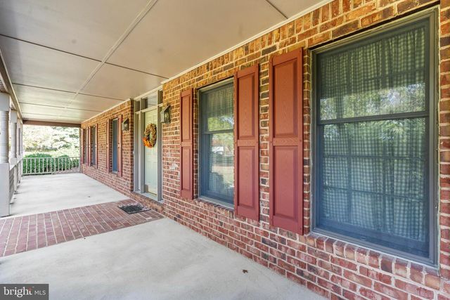 11625 WALNUT POINT RD, Hagerstown, MD 21740