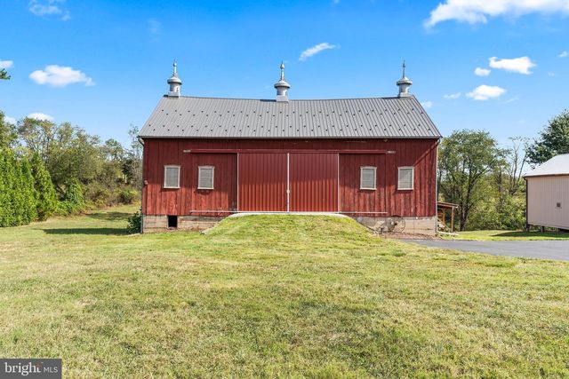 11625 WALNUT POINT RD, Hagerstown, MD 21740