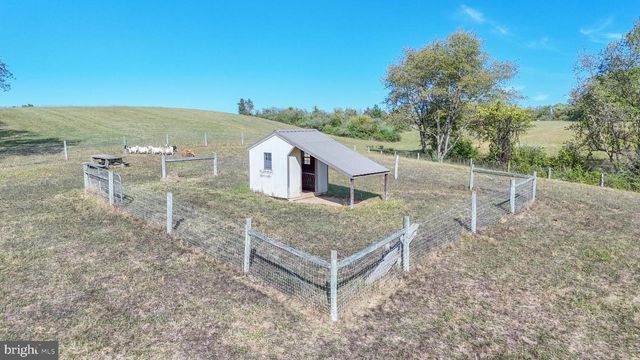 11625 WALNUT POINT RD, Hagerstown, MD 21740