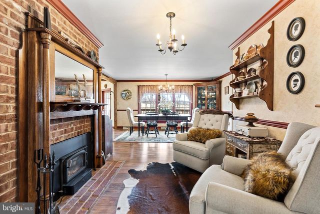 11625 WALNUT POINT RD, Hagerstown, MD 21740