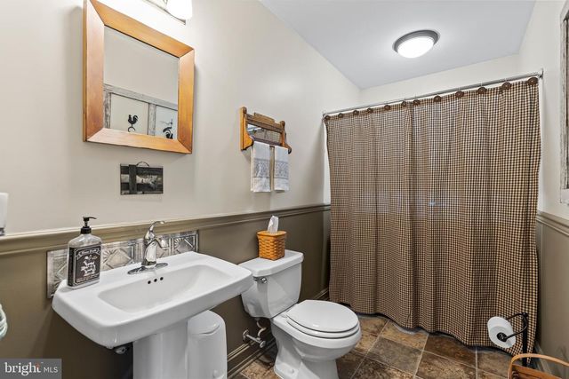 11625 WALNUT POINT RD, Hagerstown, MD 21740