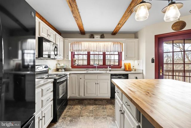 11625 WALNUT POINT RD, Hagerstown, MD 21740