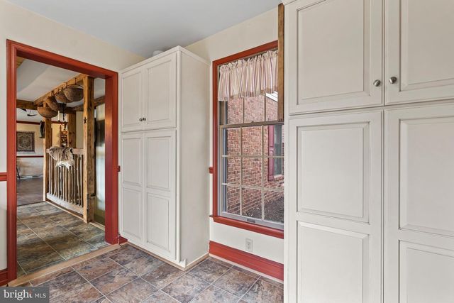 11625 WALNUT POINT RD, Hagerstown, MD 21740