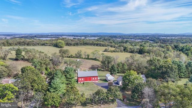 11625 WALNUT POINT RD, Hagerstown, MD 21740