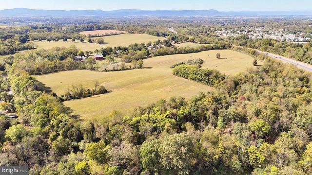 11625 WALNUT POINT RD, Hagerstown, MD 21740