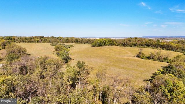 11625 WALNUT POINT RD, Hagerstown, MD 21740