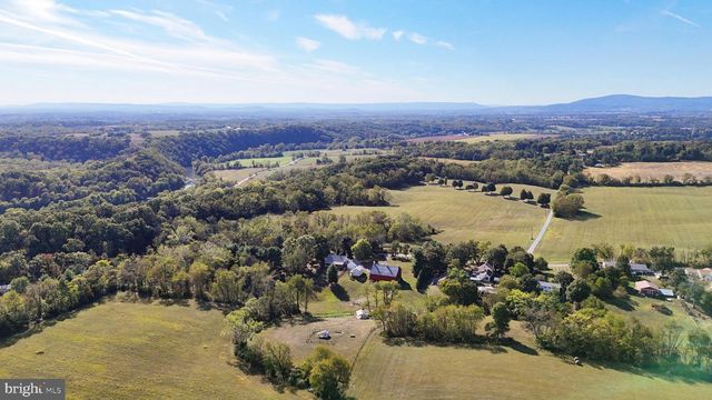 11625 WALNUT POINT RD, Hagerstown, MD 21740