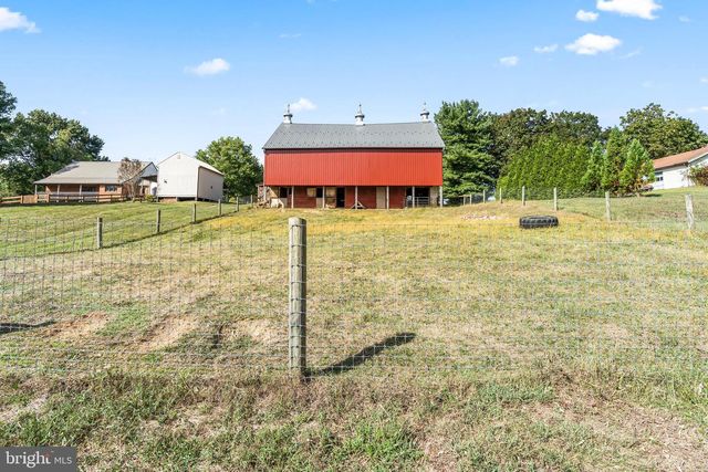 11625 WALNUT POINT RD, Hagerstown, MD 21740