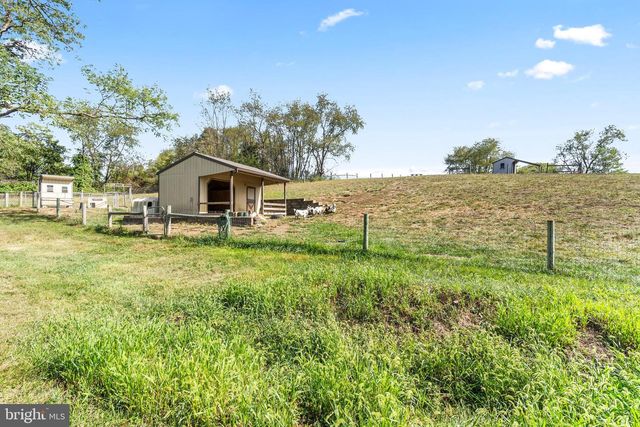 11625 WALNUT POINT RD, Hagerstown, MD 21740