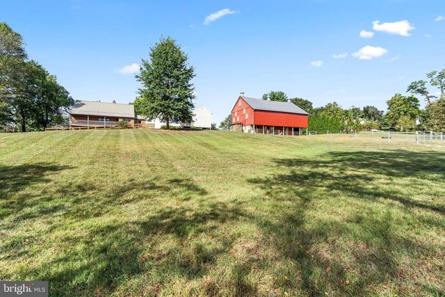 11625 WALNUT POINT RD, Hagerstown, MD 21740