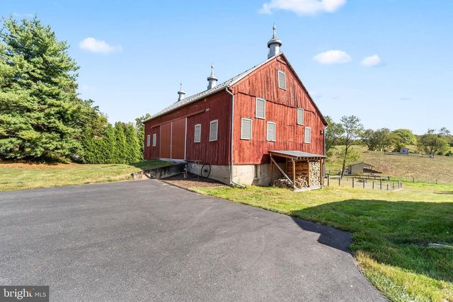 11625 WALNUT POINT RD, Hagerstown, MD 21740