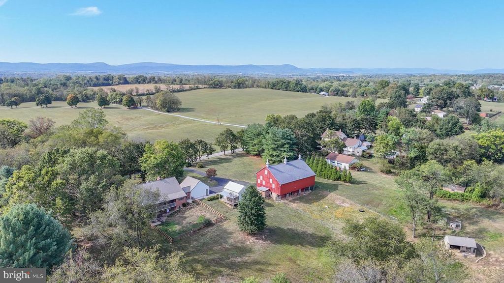 11625 WALNUT POINT RD, Hagerstown, MD 21740