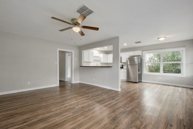 6301 Arnold DR A, Austin, TX 78723