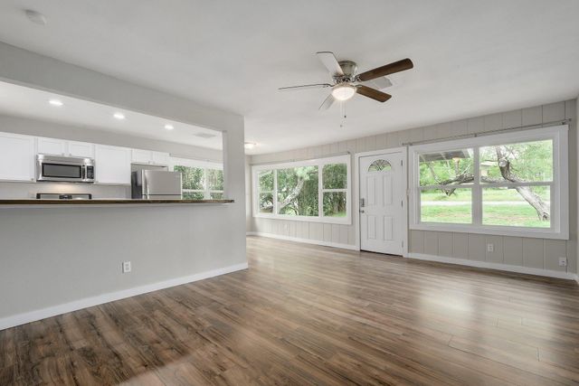 6301 Arnold DR A, Austin, TX 78723