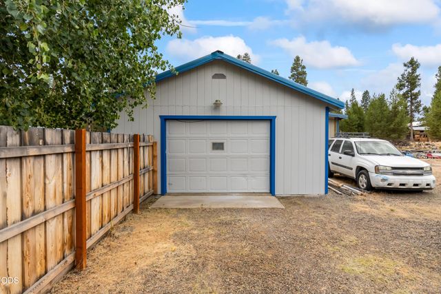 12342 Sun Forest Drive, La Pine, OR 97739